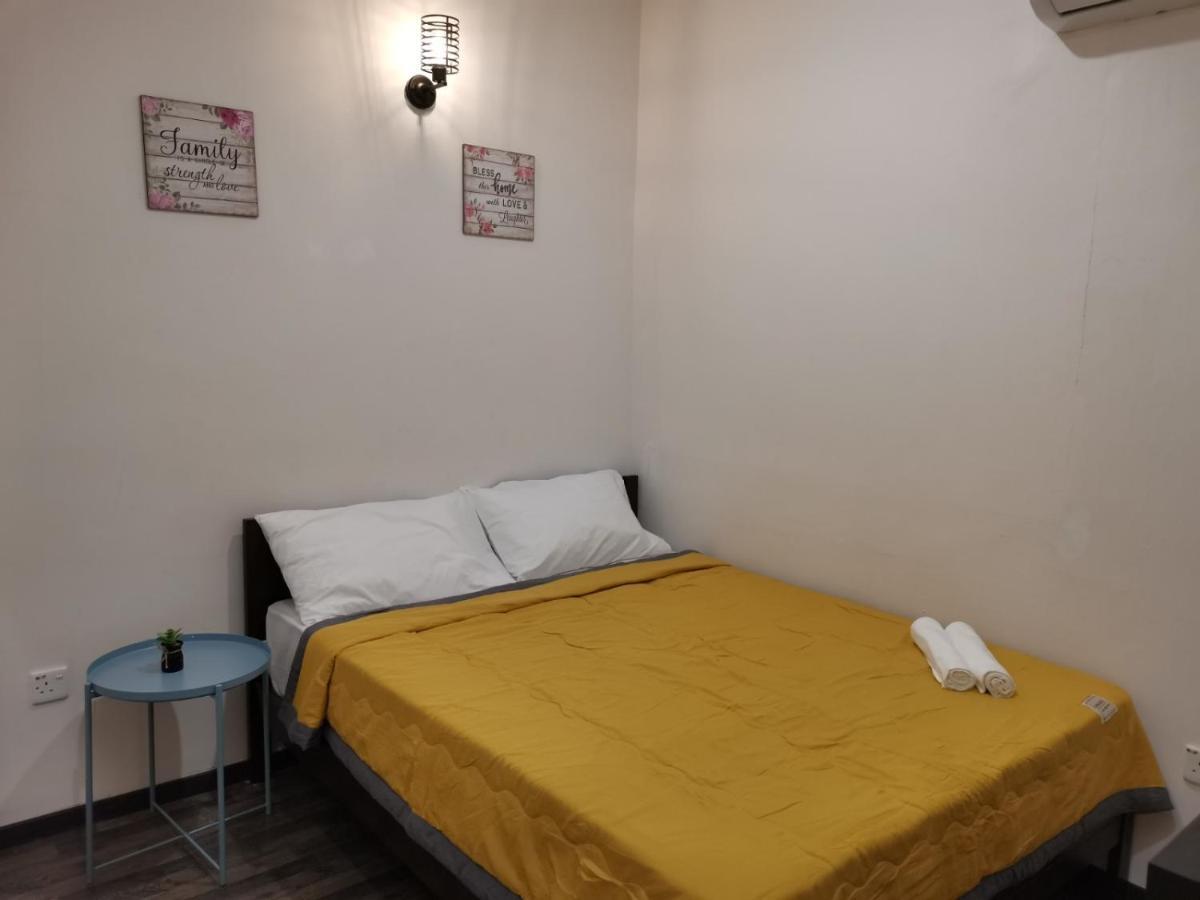 G Fortune Guest House+ George Town Esterno foto