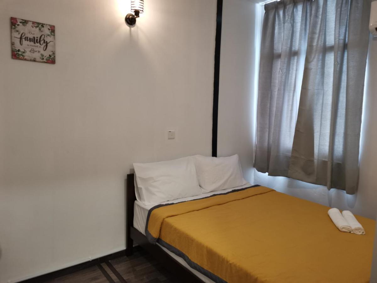 G Fortune Guest House+ George Town Esterno foto