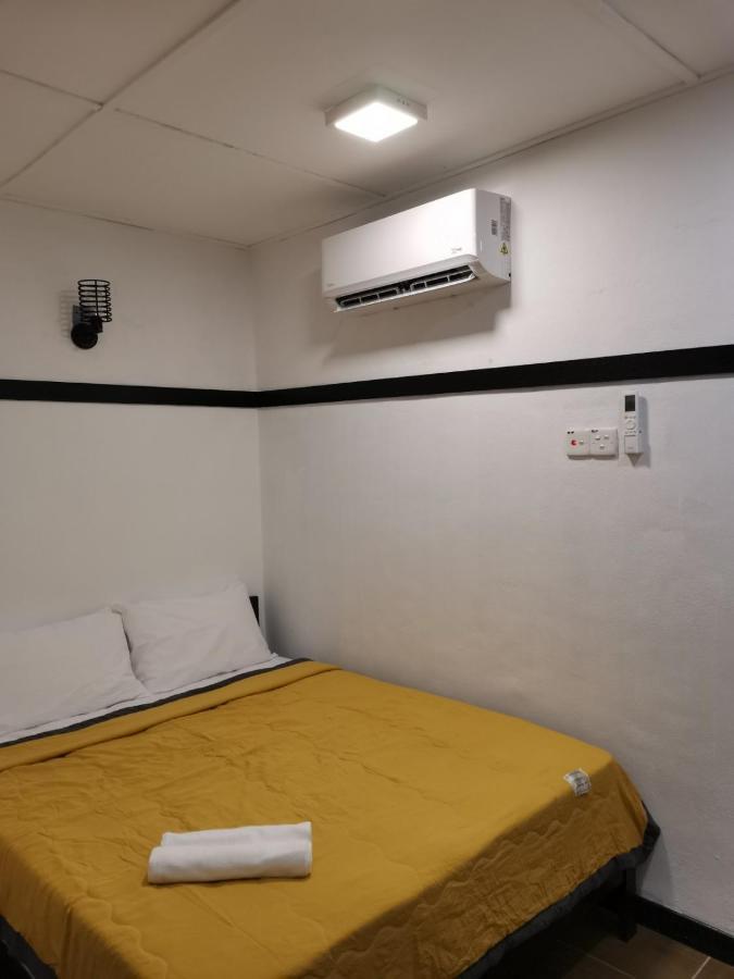 G Fortune Guest House+ George Town Esterno foto