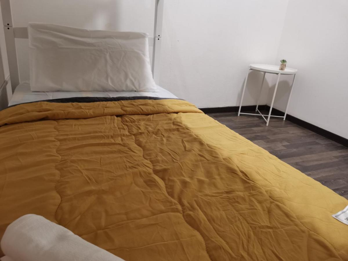 G Fortune Guest House+ George Town Esterno foto