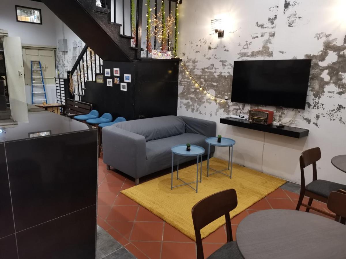 G Fortune Guest House+ George Town Esterno foto