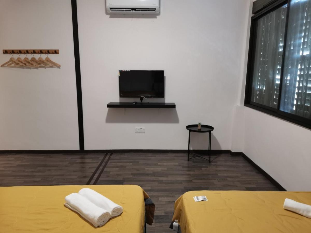 G Fortune Guest House+ George Town Esterno foto