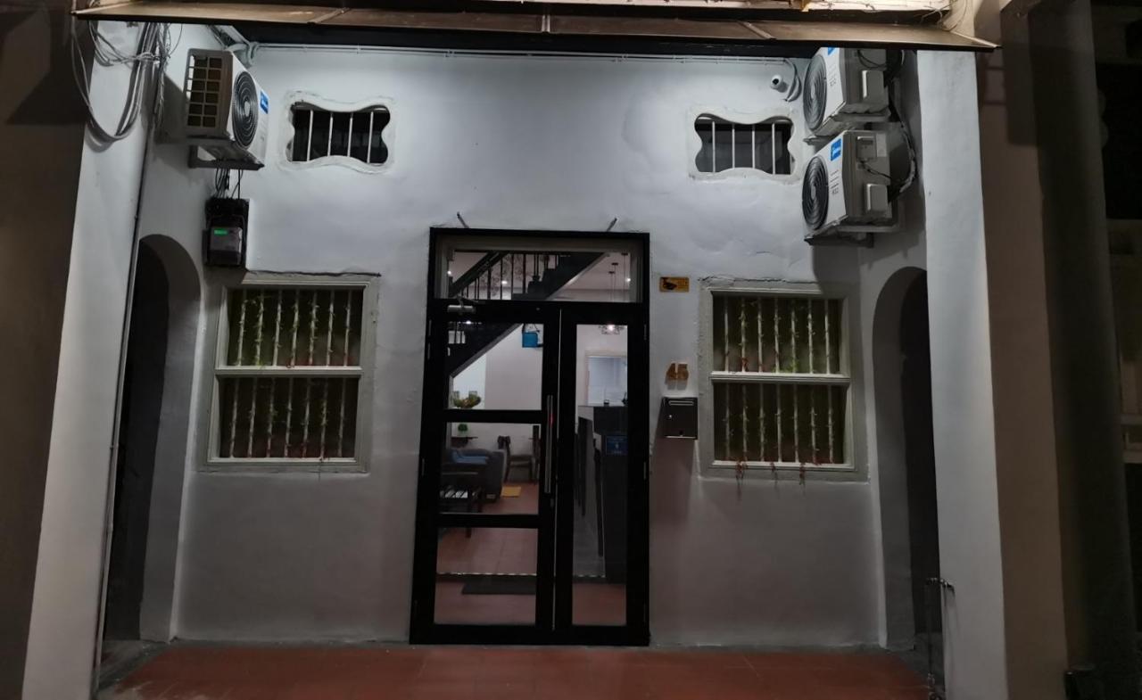 G Fortune Guest House+ George Town Esterno foto