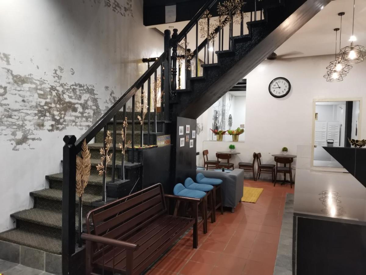 G Fortune Guest House+ George Town Esterno foto