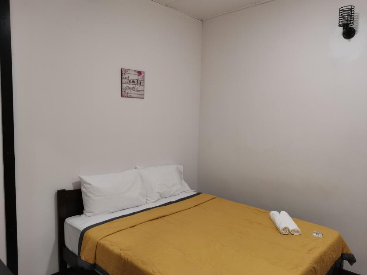 G Fortune Guest House+ George Town Esterno foto
