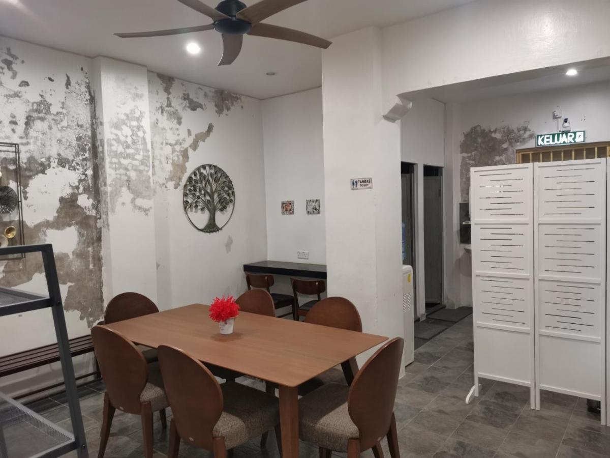 G Fortune Guest House+ George Town Esterno foto