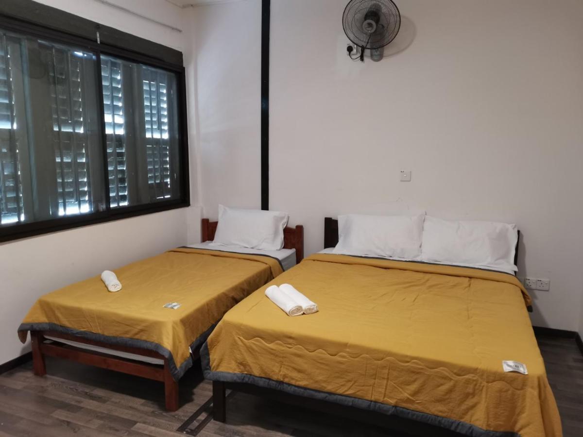 G Fortune Guest House+ George Town Esterno foto