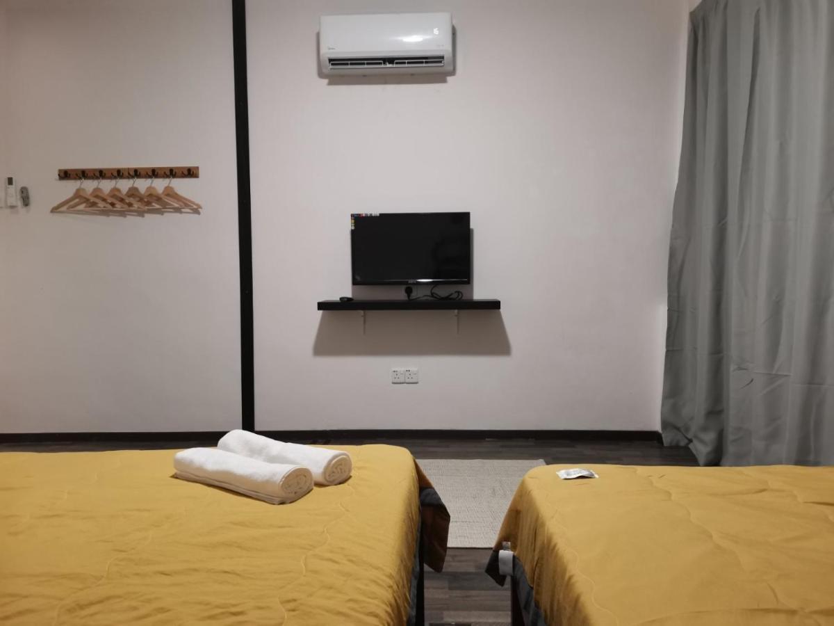 G Fortune Guest House+ George Town Esterno foto