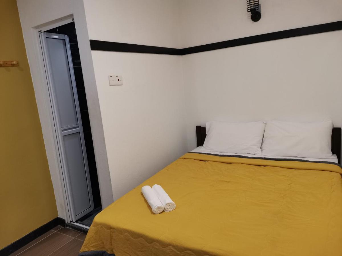 G Fortune Guest House+ George Town Esterno foto