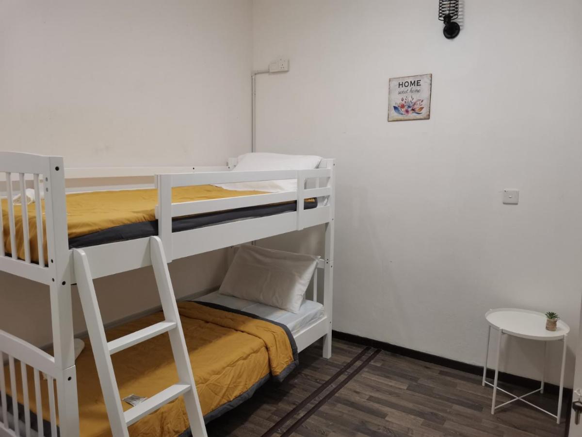 G Fortune Guest House+ George Town Esterno foto